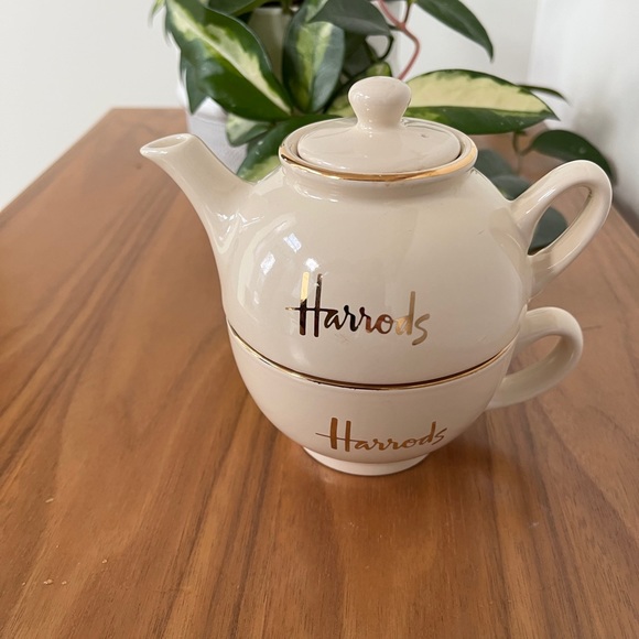 Harrods Dining Harrods Tea For One Teapot Teacup Set Souvenir